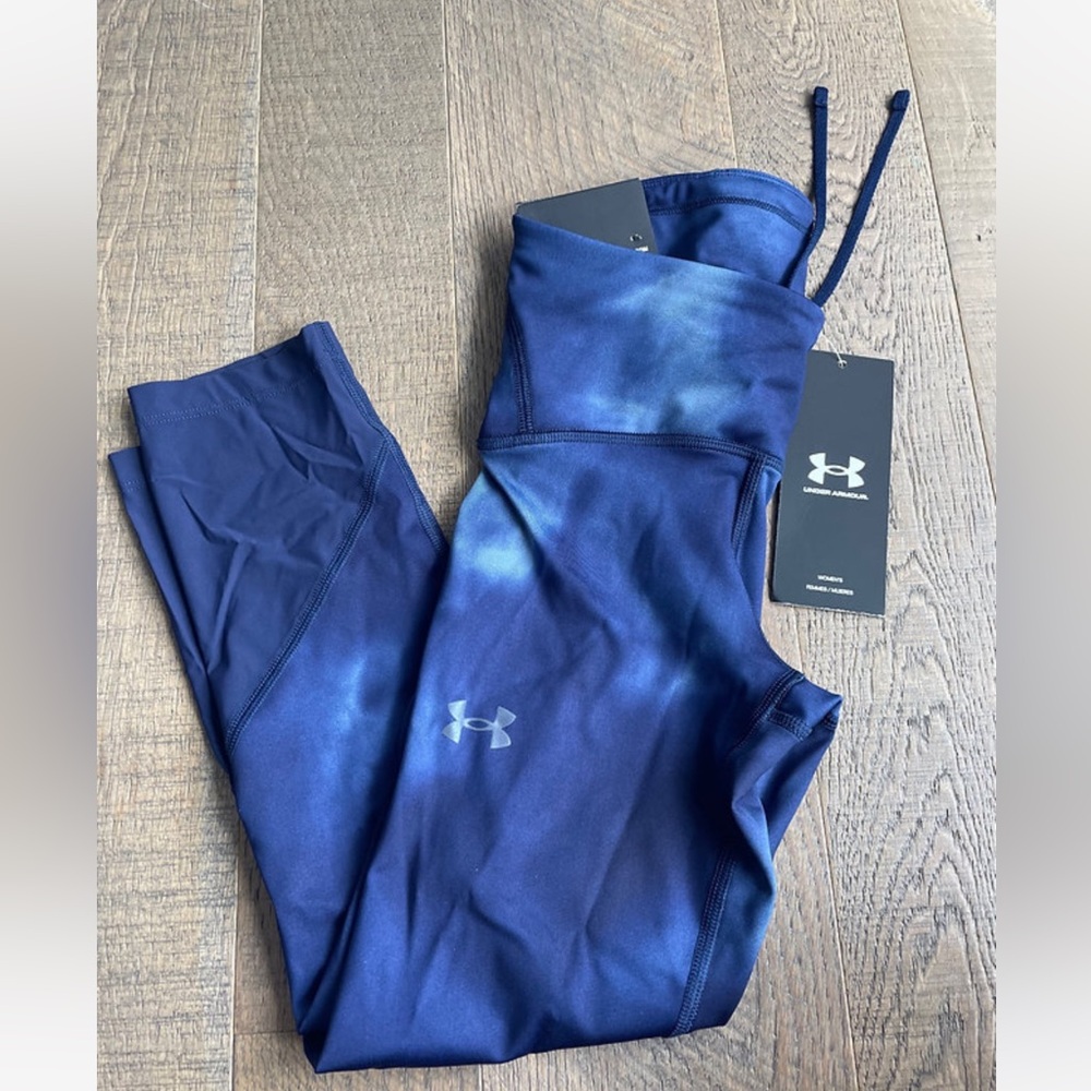 UA Women’s Compression Mid Rise Crop Leggings